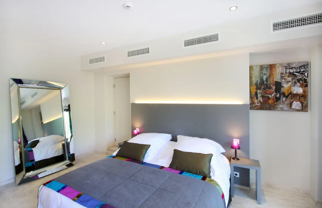 Hotel Les Deux Garcons-1